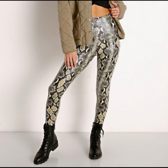 Commando NWT Faux Leather Leggings Olive Snake 12”Rise Sz.Sm - Picture 8 of 14